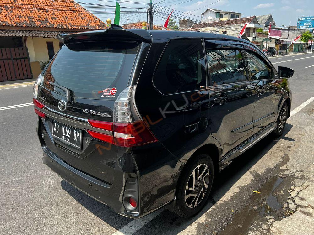 Mobil Toyota Avanza 2021