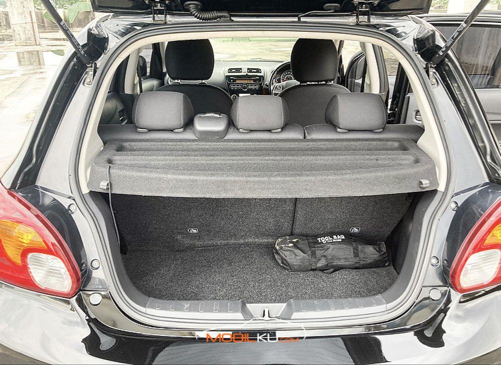 Mobil Mitsubishi Mirage 2016