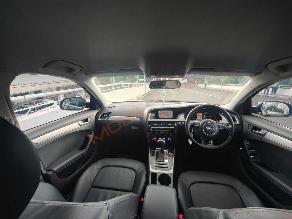 Mobil Audi A4 2014