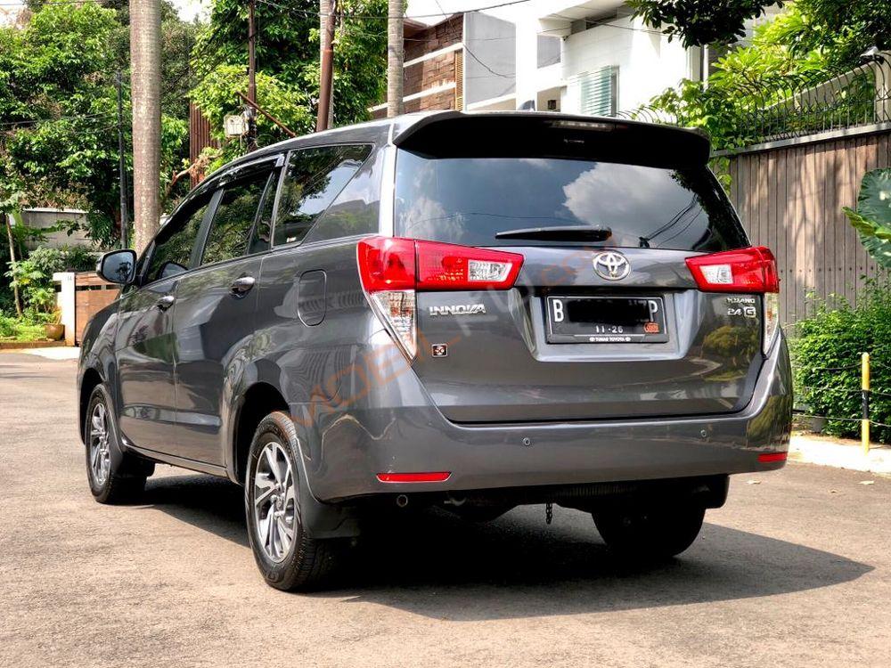 Mobil Toyota Kijang Innova 2021