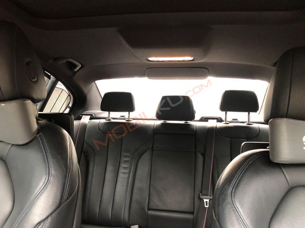 Mobil BMW 5 Series 2020