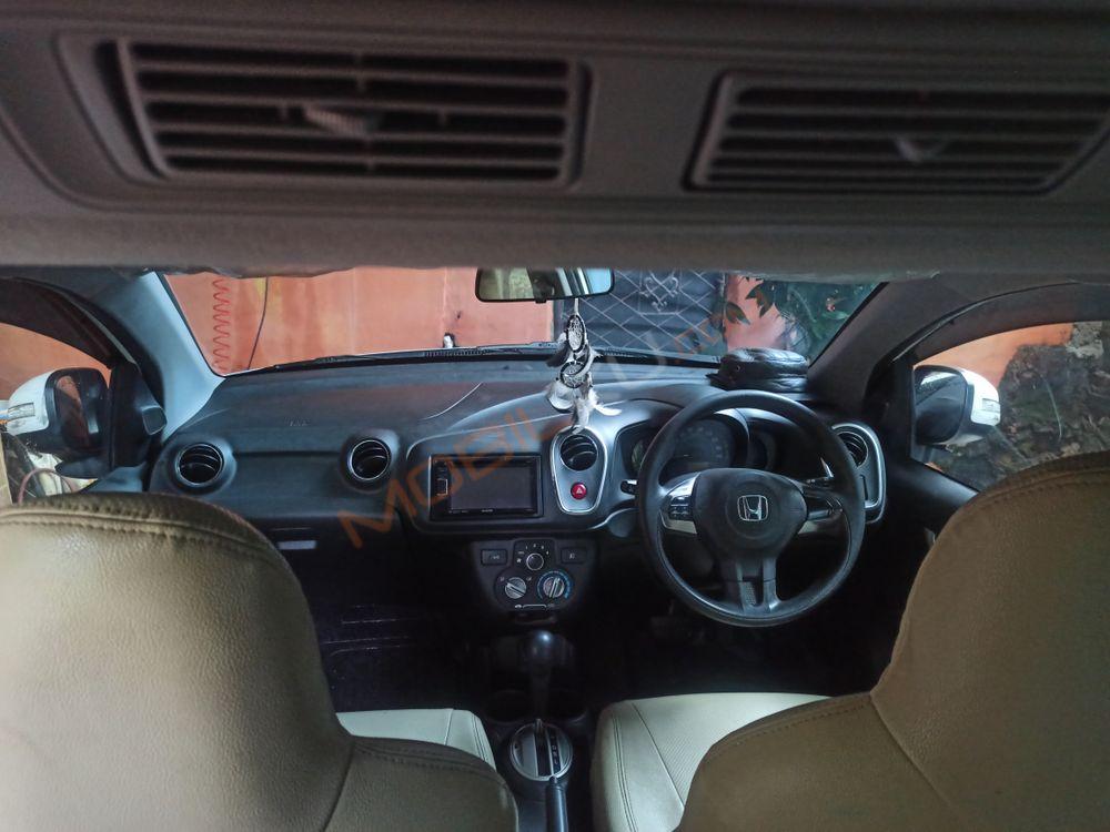 Mobil Honda Mobilio 2013
