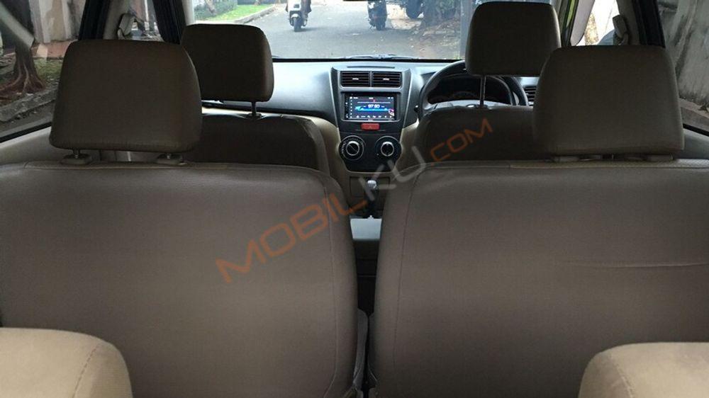 Mobil Daihatsu Xenia 2012