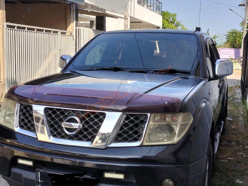 Mobil Nissan Navara 2008