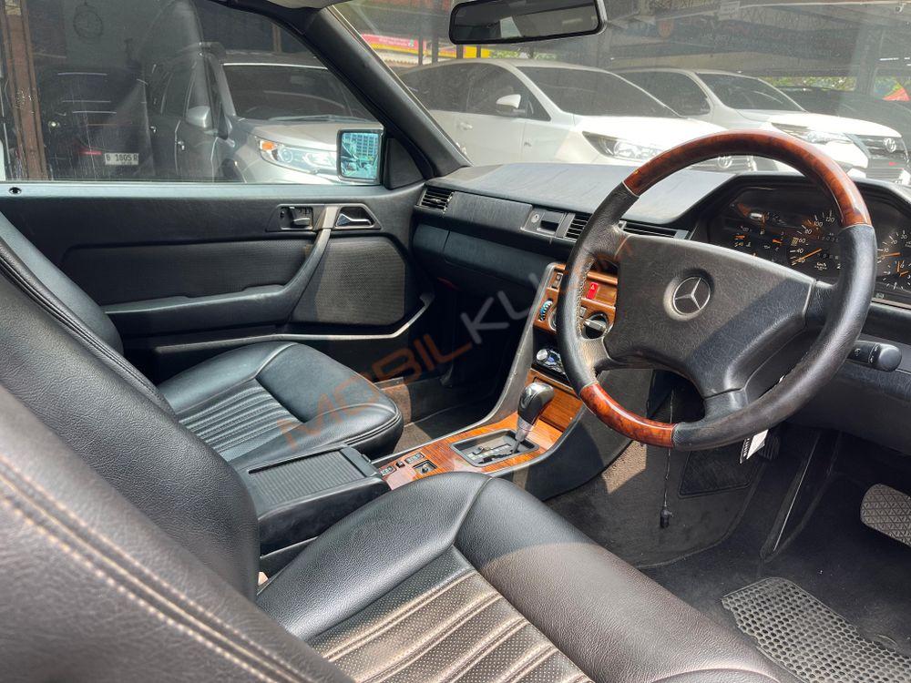 Mobil Mercedes-Benz C-Class 1995