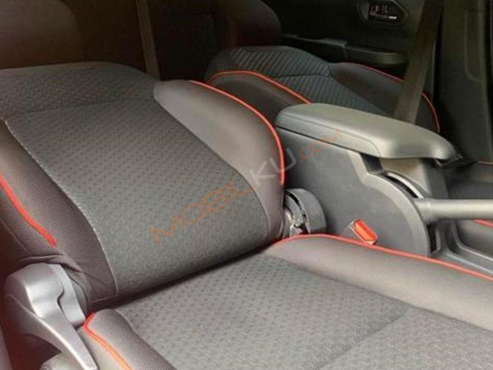 Mobil Toyota Raize 2022