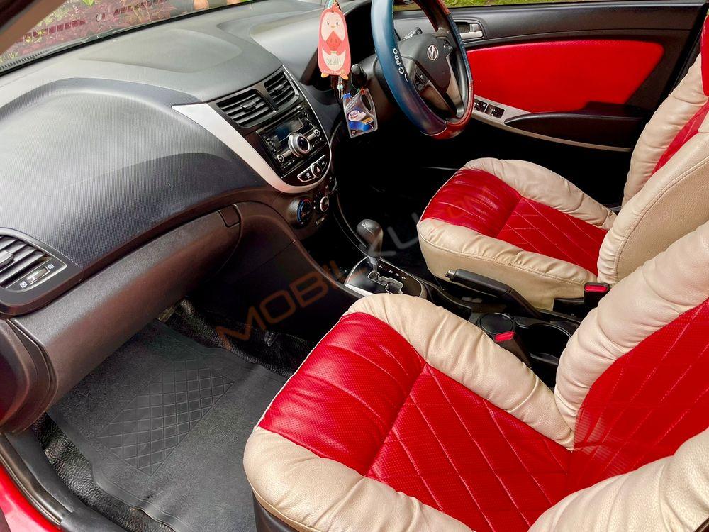 Mobil Hyundai Avega 2012