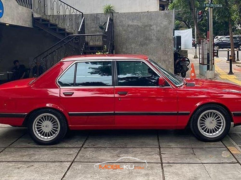 Mobil BMW 5 Series 1986