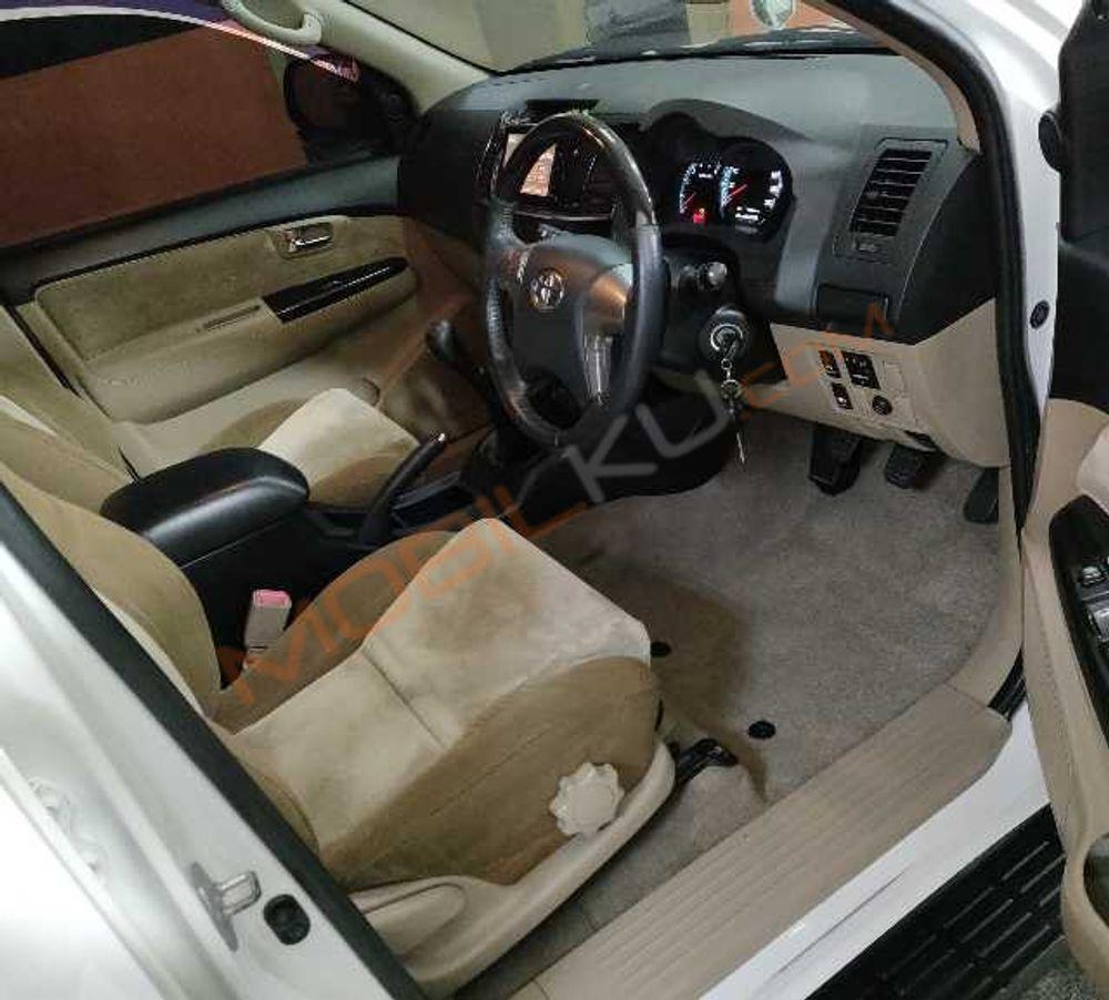 Mobil Toyota Fortuner 2015