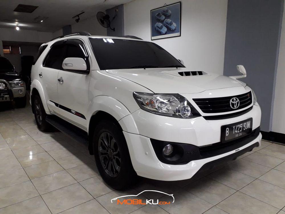 Mobil Toyota Fortuner 2014