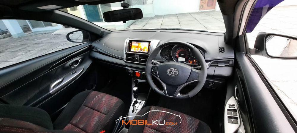 Mobil Toyota Yaris 2015