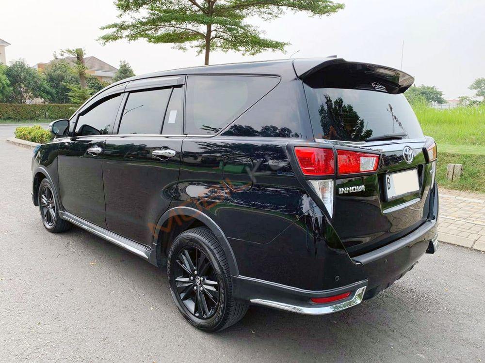 Mobil Toyota Kijang Innova 2018