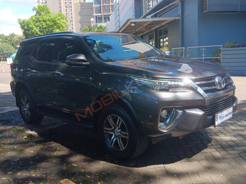 Mobil Toyota Fortuner 2020