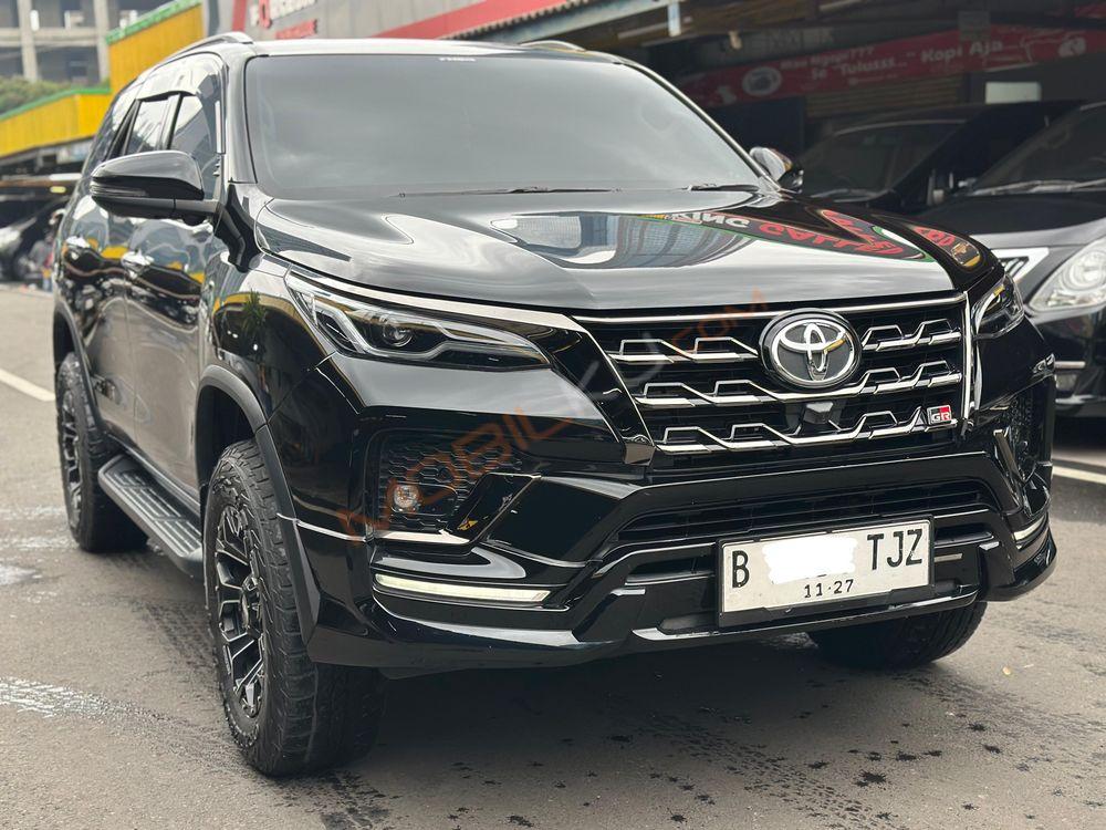 Mobil Toyota Fortuner 2022