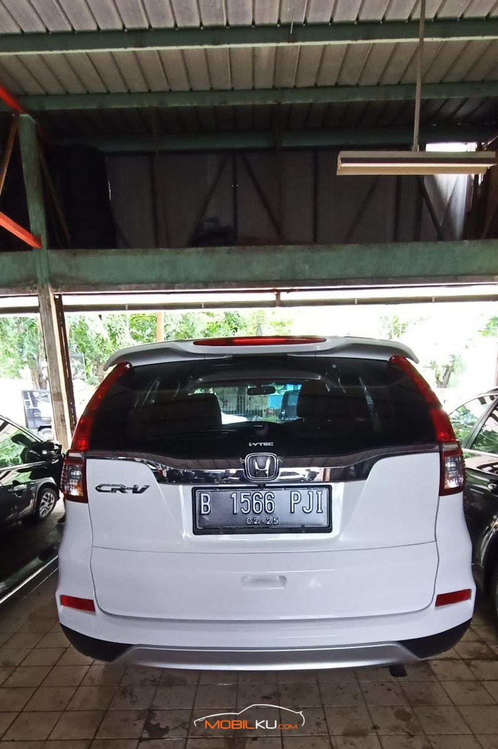 Mobil Honda CR-V 2015