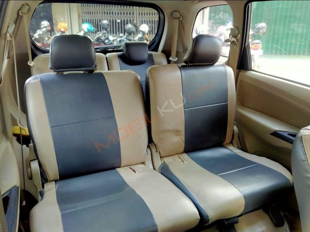 Mobil Toyota Avanza 2012