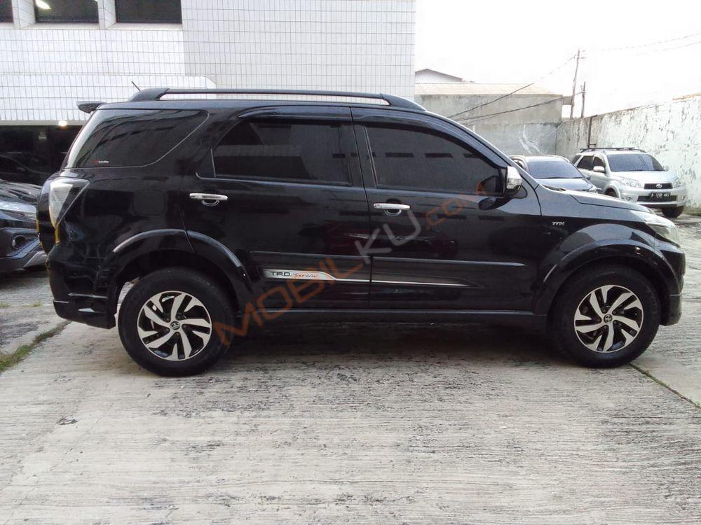 Mobil Toyota Rush 2016