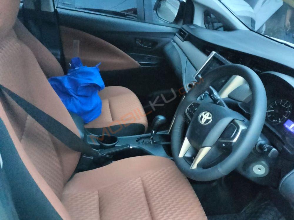 Mobil Toyota Kijang Innova 2017