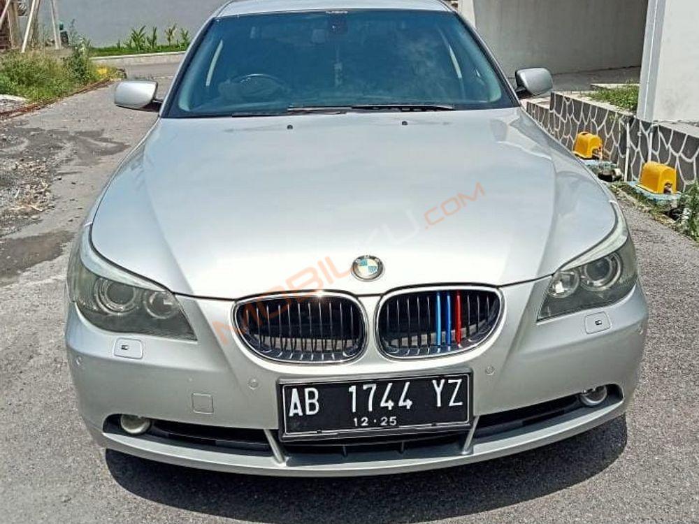 Mobil BMW 5 Series 2004