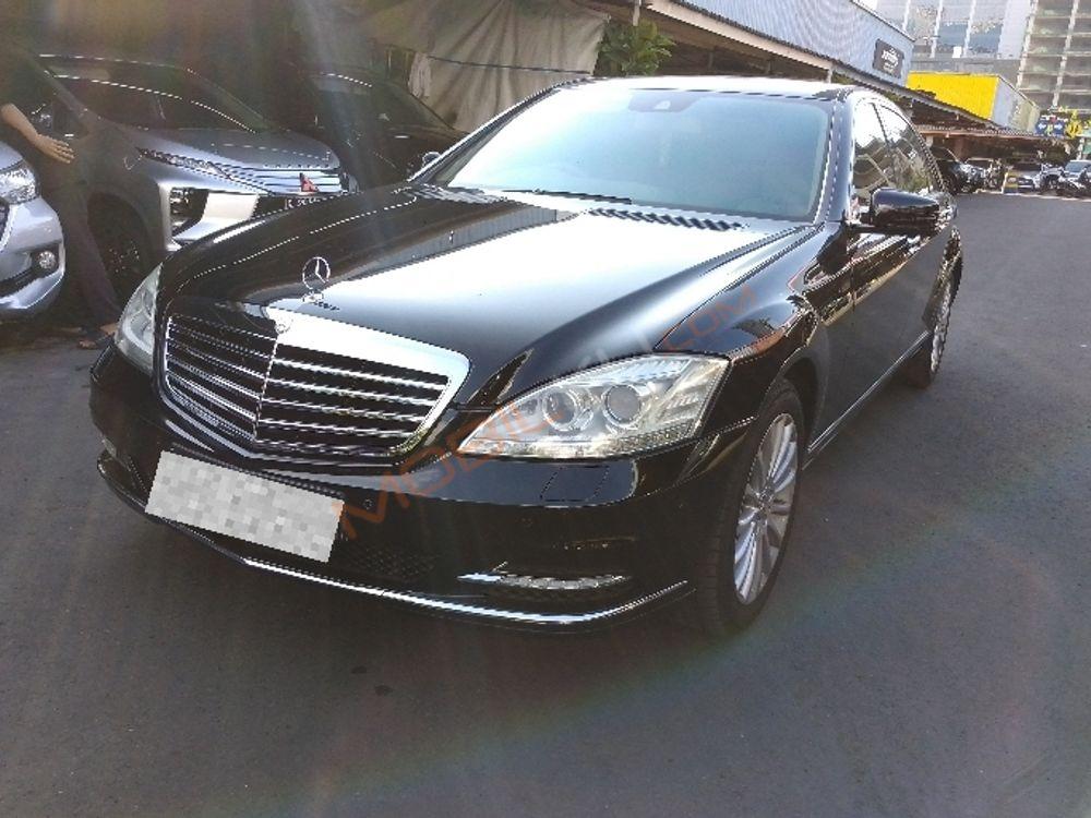 Mobil Mercedes-Benz S-Class 2011