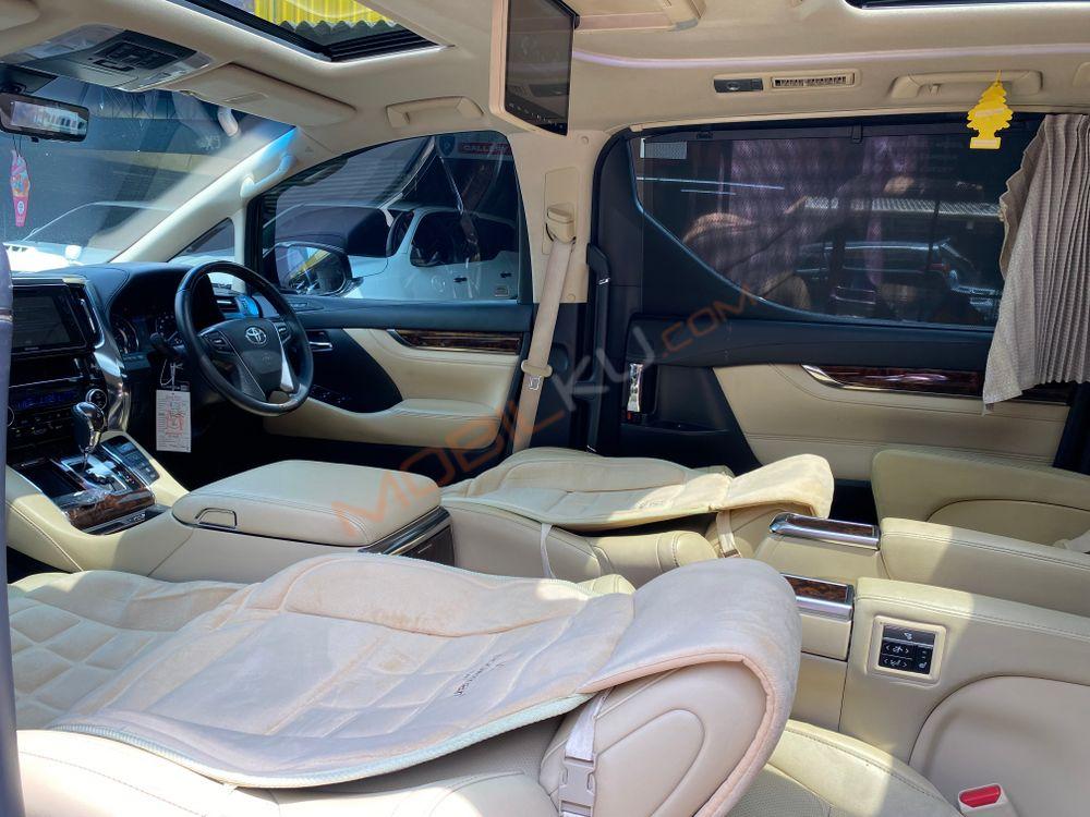 Mobil Toyota Alphard 2018