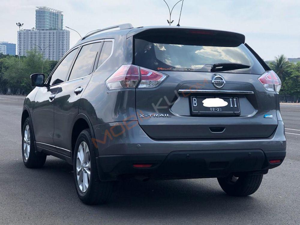 Mobil Nissan X-Trail 2015