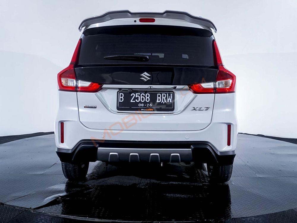 Mobil Suzuki XL7 2021