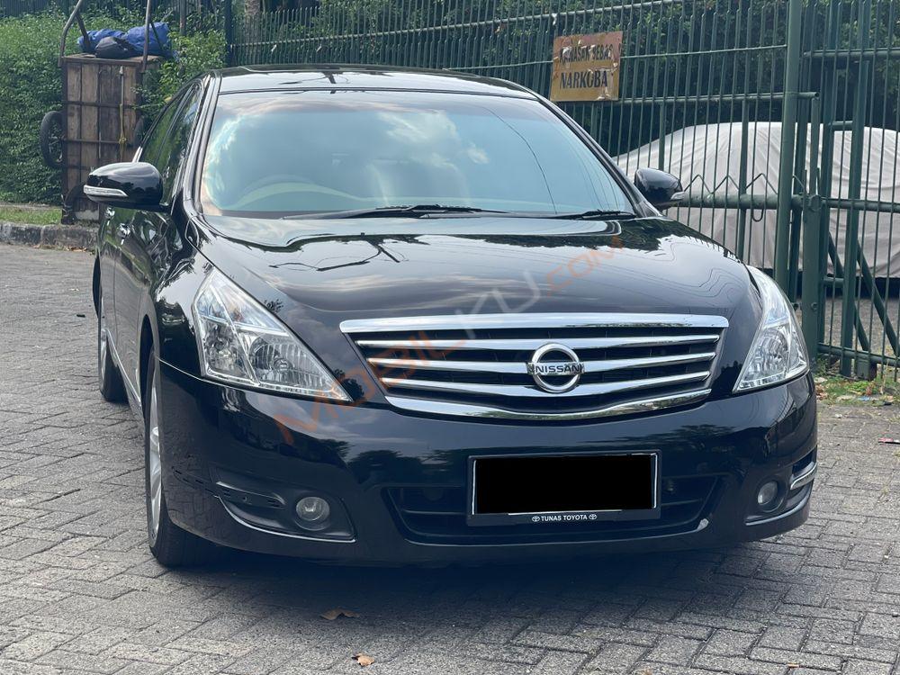 Mobil Nissan Teana 2010