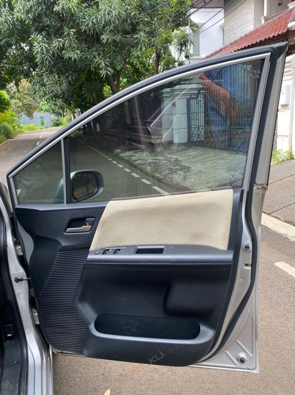 Mobil Honda Freed 2012