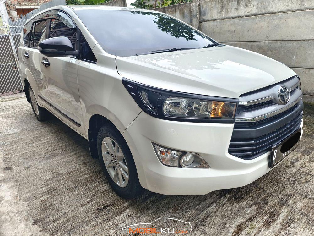 Mobil Toyota Kijang Innova 2019