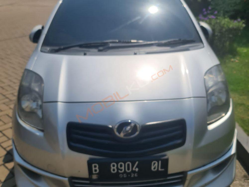 Mobil Toyota Yaris 2006