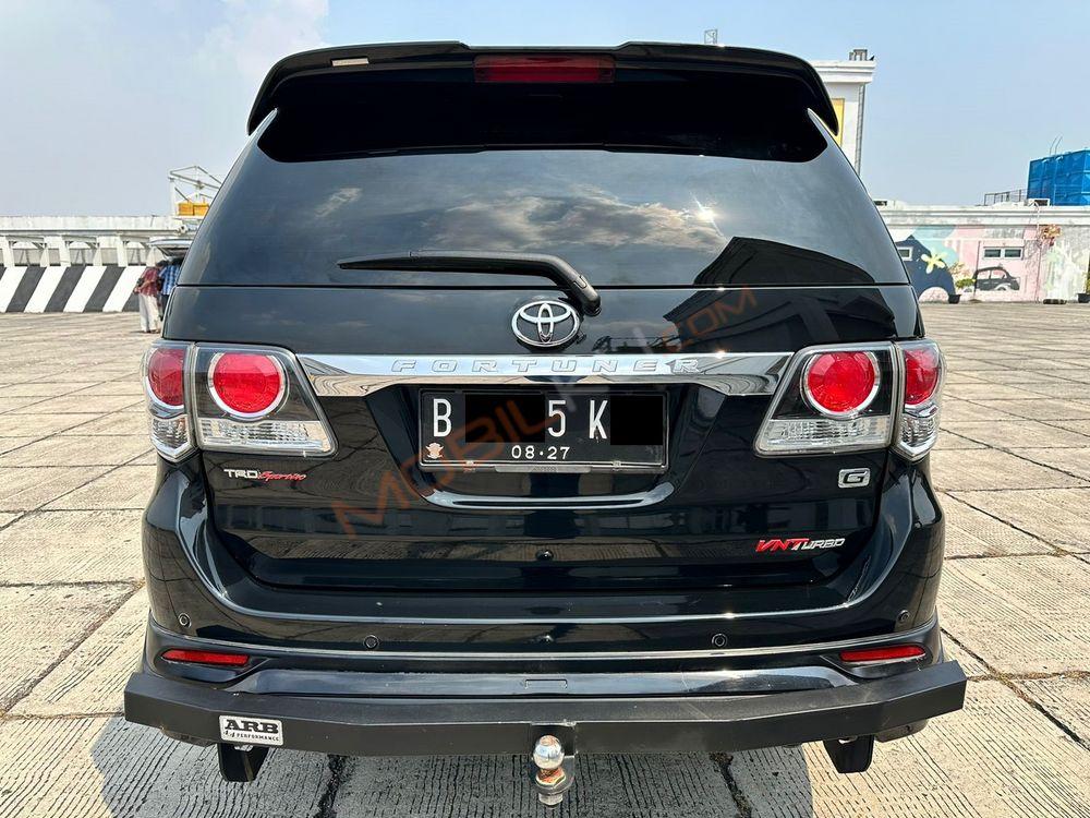 Mobil Toyota Fortuner 2015