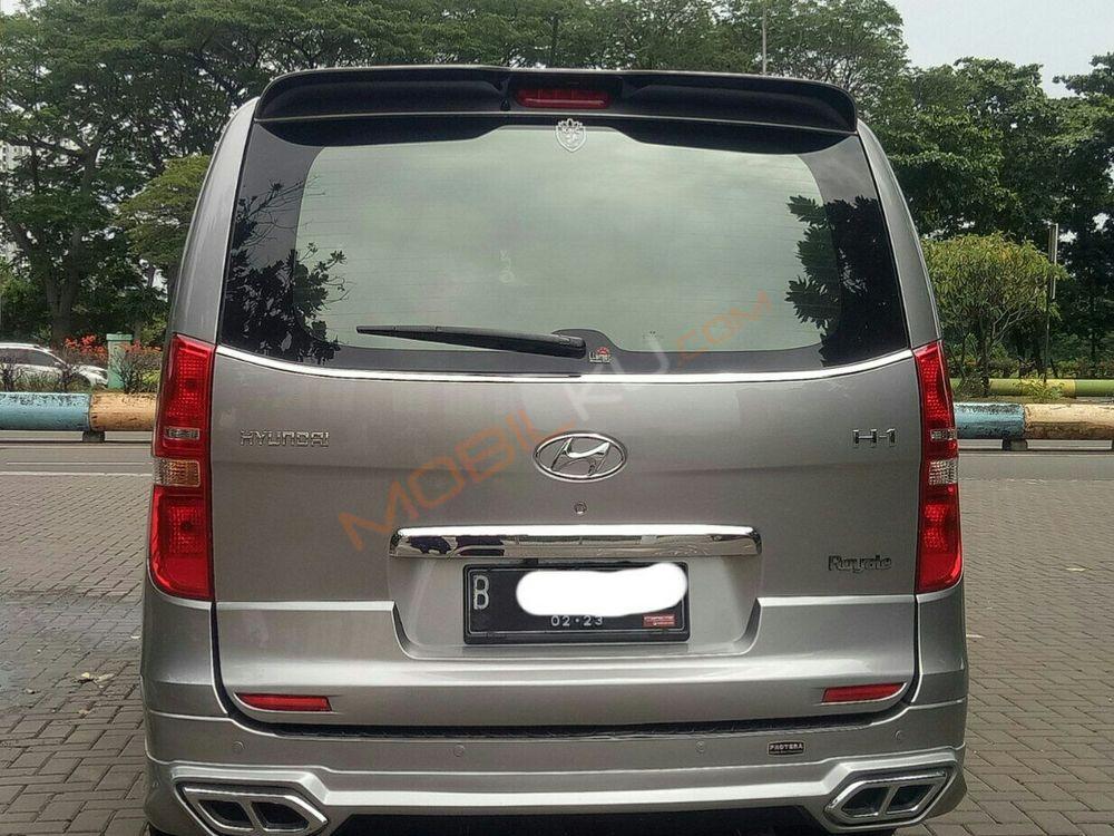 Mobil Hyundai H-1 2018