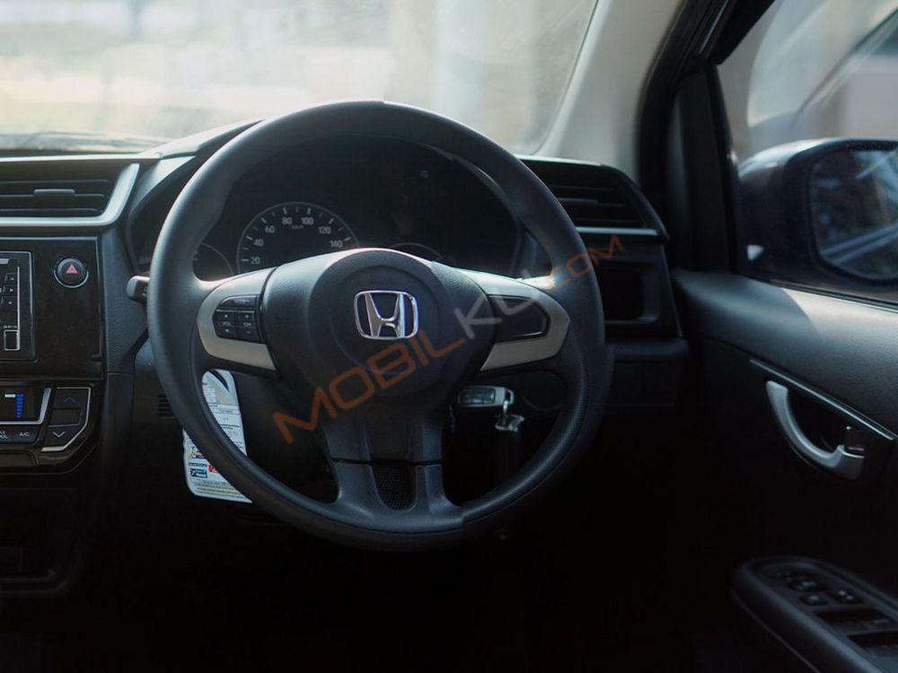 Mobil Honda Brio 2022