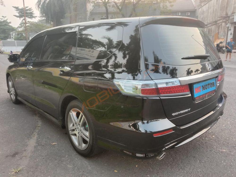 Mobil Honda Odyssey 2017