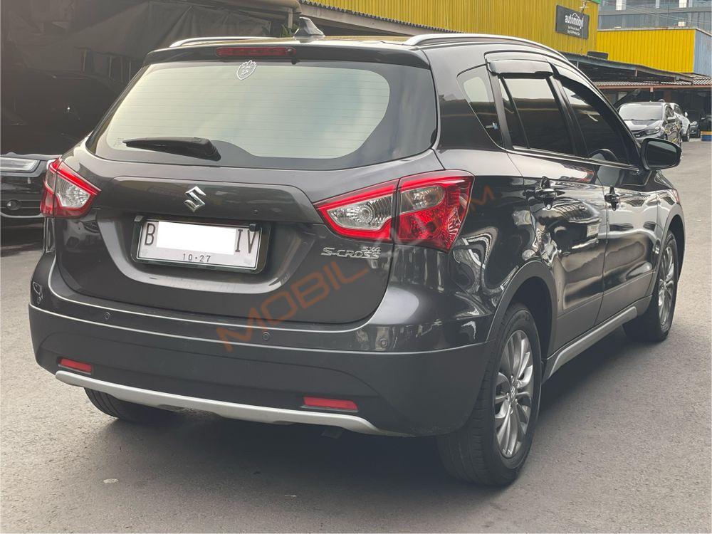 Mobil Suzuki SX4 2017