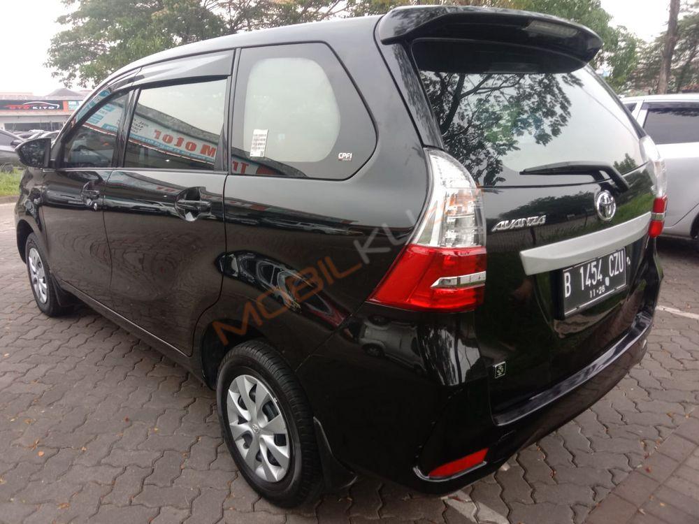 Mobil Toyota Avanza 2021