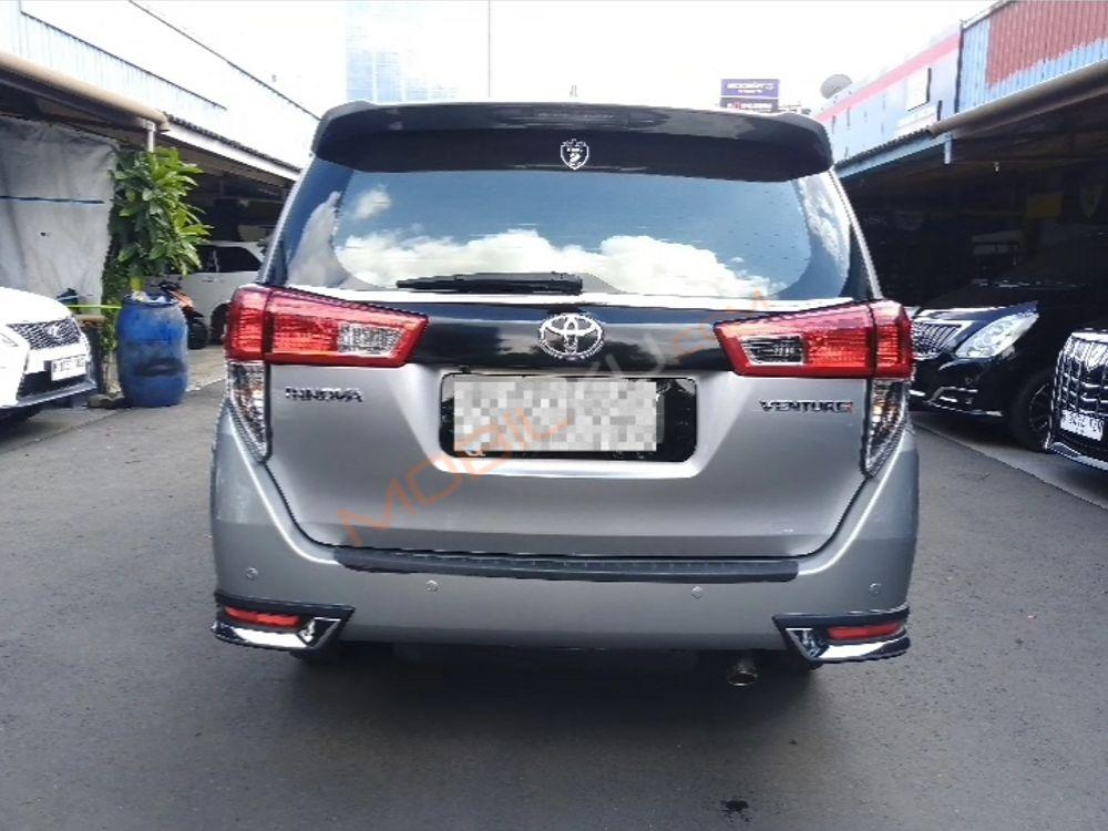 Mobil Toyota Kijang Innova 2016