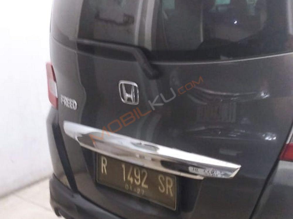 Mobil Honda Freed 2012