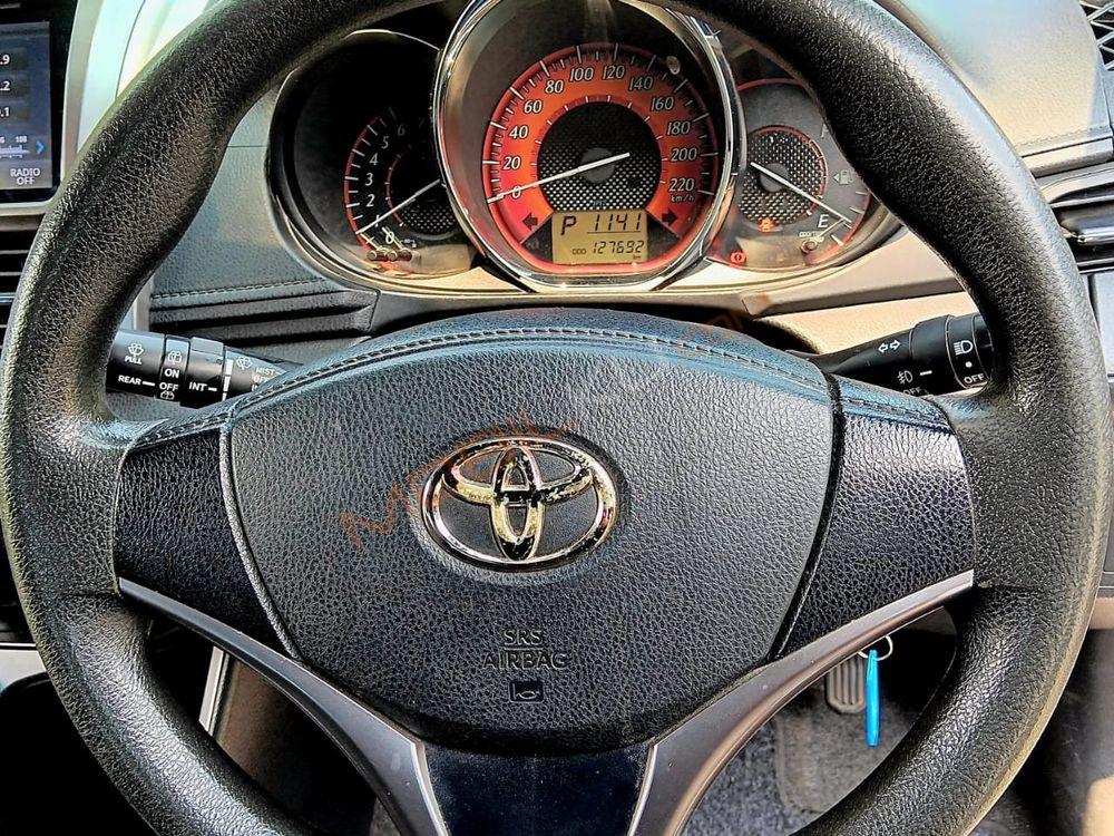 Mobil Toyota Yaris 2016