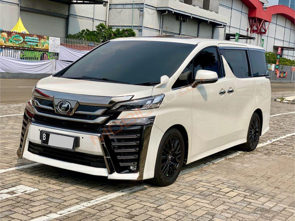 Mobil Toyota Vellfire 2015