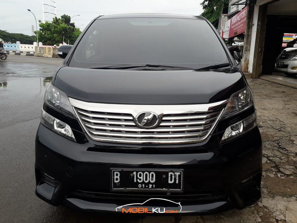 Mobil Toyota Vellfire 2009