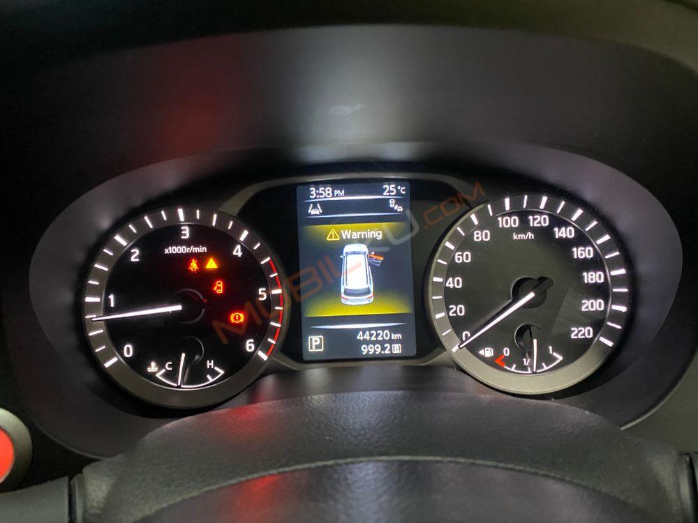 Mobil Nissan Terra 2019