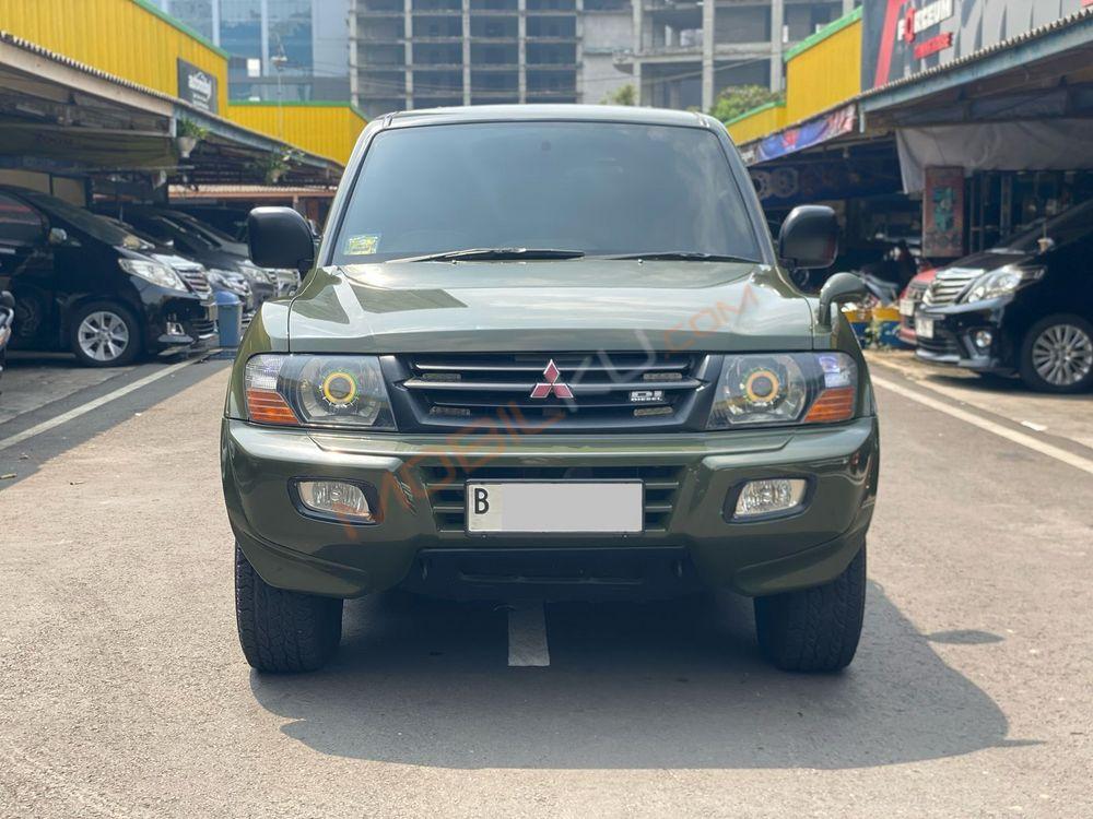 Mobil Mitsubishi Pajero 2001