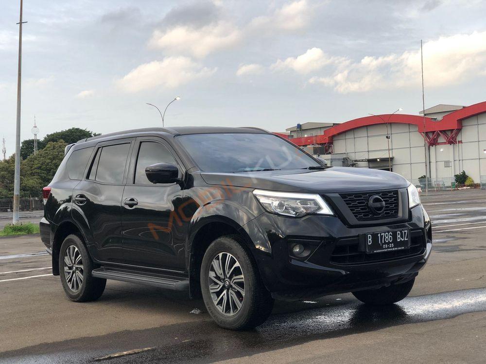 Mobil Nissan Terra 2019