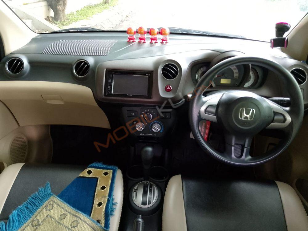 Mobil Honda Brio 2013