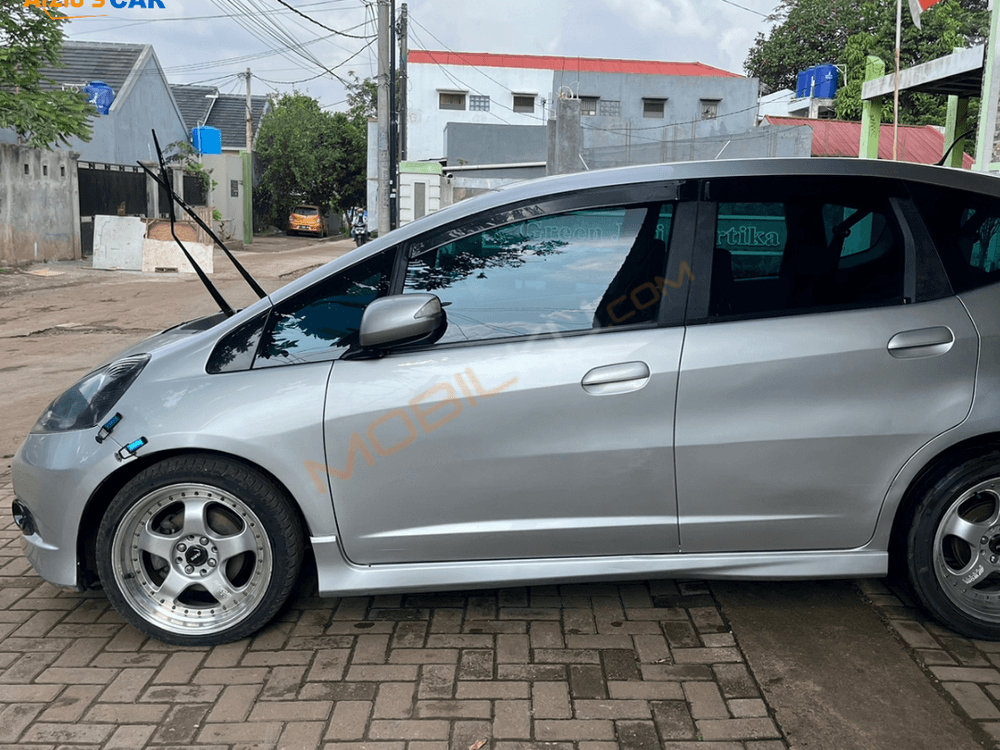 Mobil Honda Jazz 2009