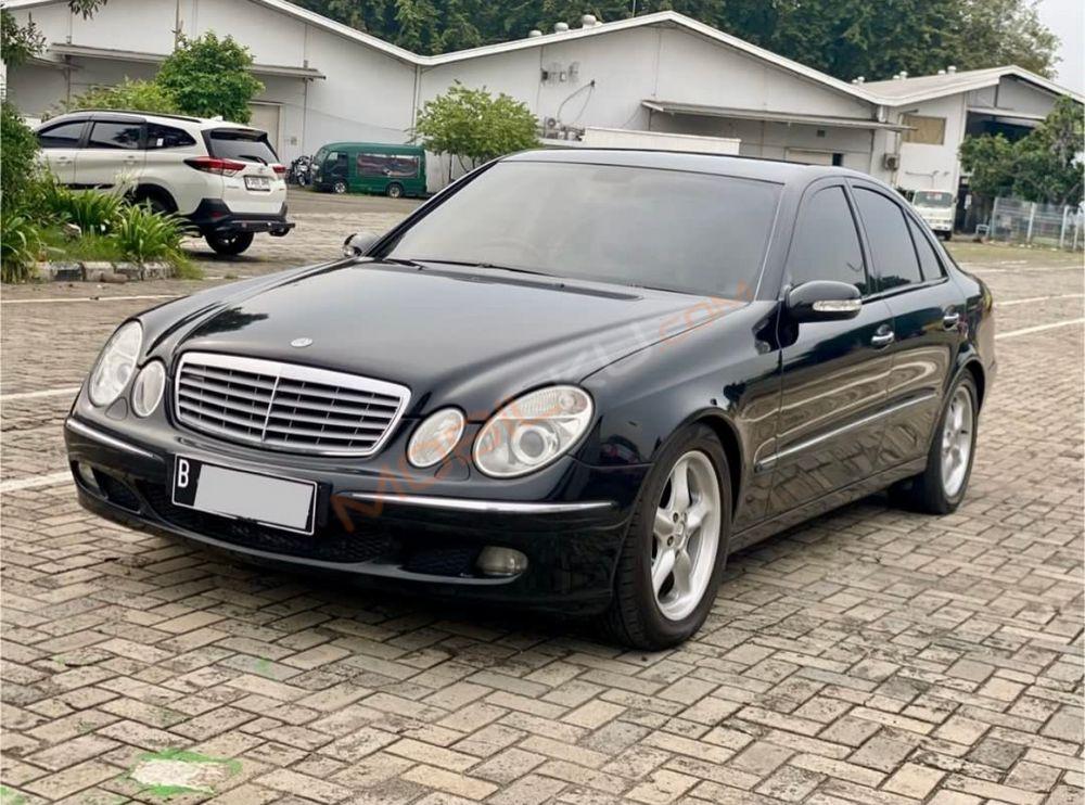 Mobil Mercedes-Benz E-Class 2006