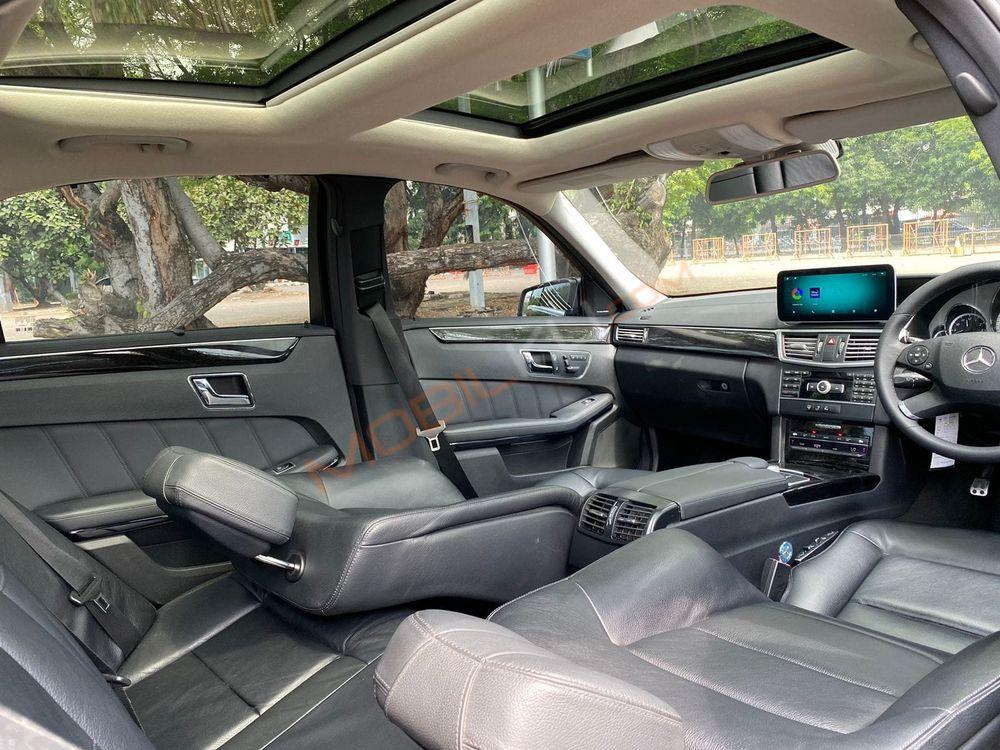 Mobil Mercedes-Benz E-Class 2011