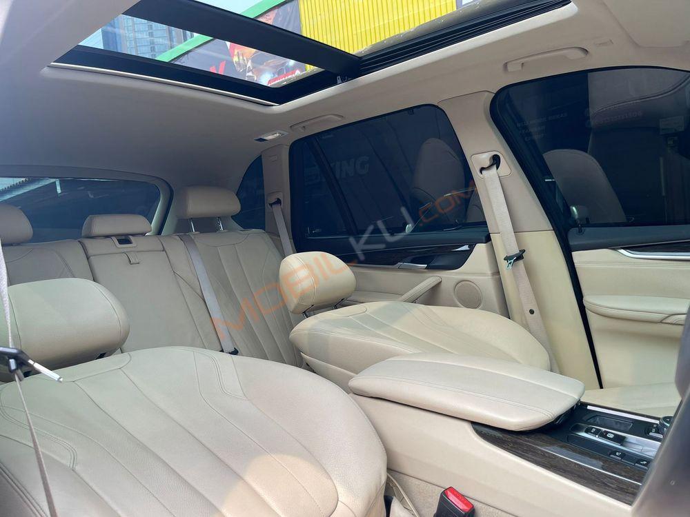 Mobil BMW X5 2015